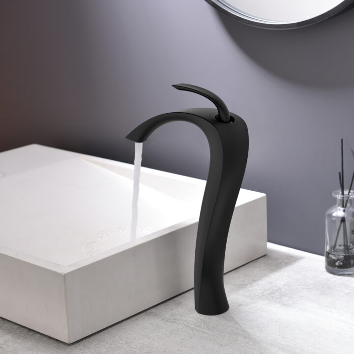Stylish kitchen faucets